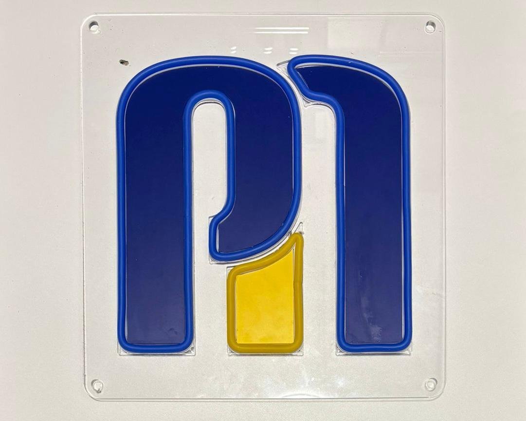 Logo sur plaque plexi